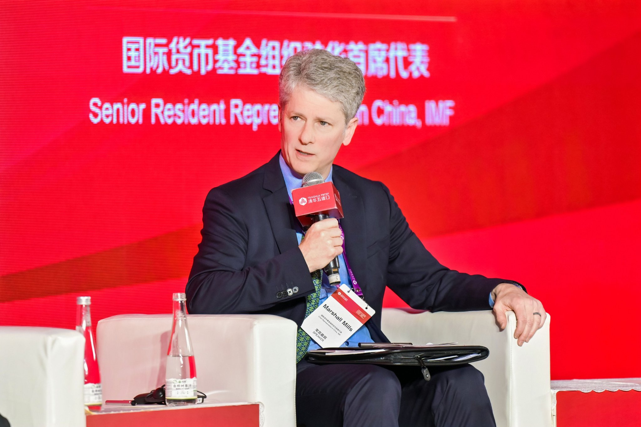 IMF驻华首席代表马歇尔·米尔斯：提升银行韧性来应对下行压力