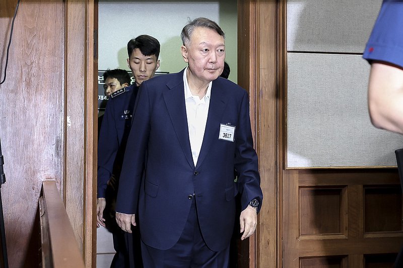 韩国法院驳回尹锡悦保释申请 继续拘押