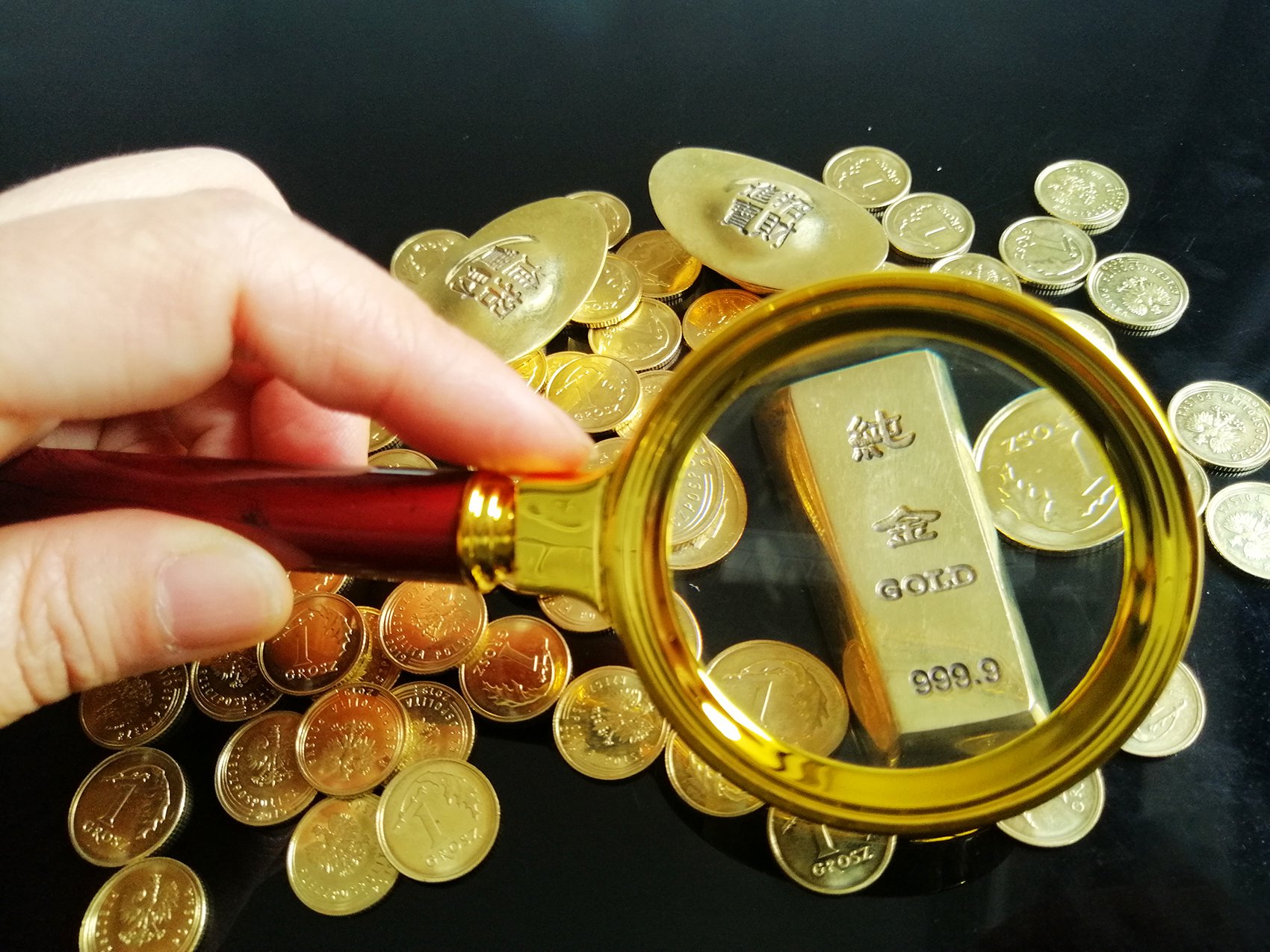 国际金价突破4000美元！今年已涨超50%，上涨背后有哪些原因，后续走势如何？专家解读
