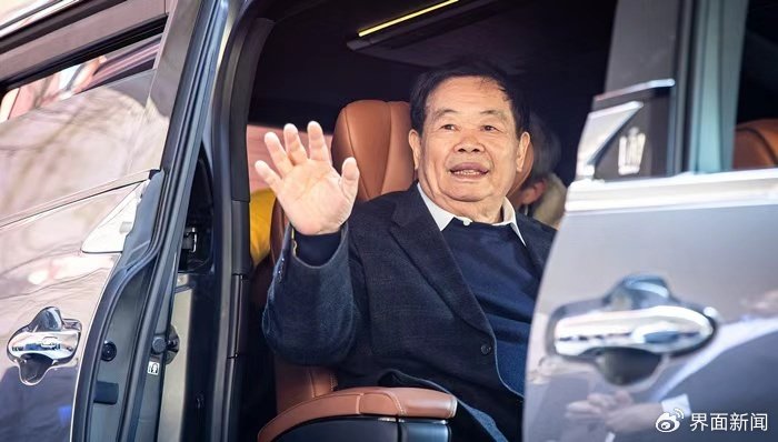 玻璃大王曹德旺退休
