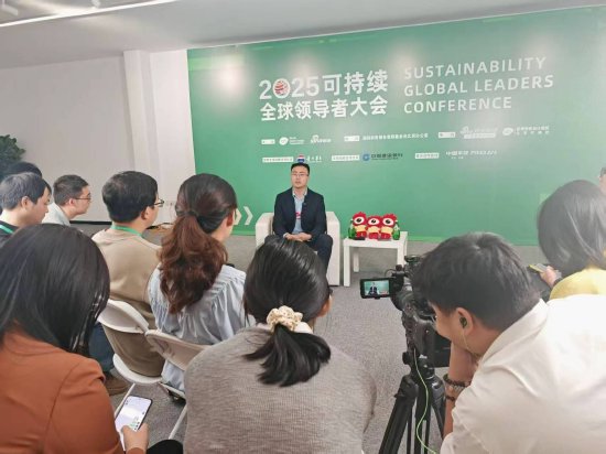对话智元机器人合伙人王闯：今年是商业化元年，营收相比去年增长可能不止十倍