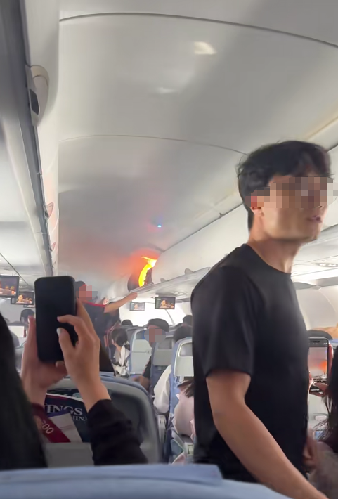 突发！杭州飞韩国一航班行李架起火，“整个客舱都是烟”，紧急备降浦东机场！官方最新通报