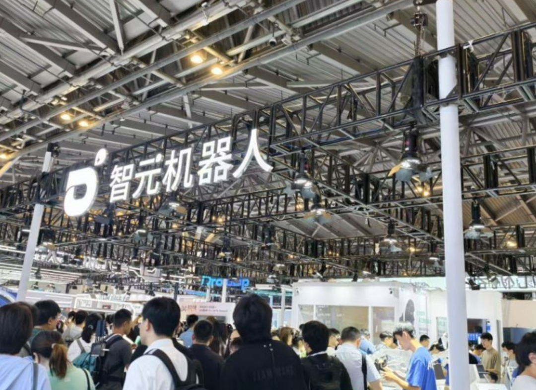 人形机器人入厂经济账曝光？智元合伙人姚卯青：成本优化后服役两年可打平人力