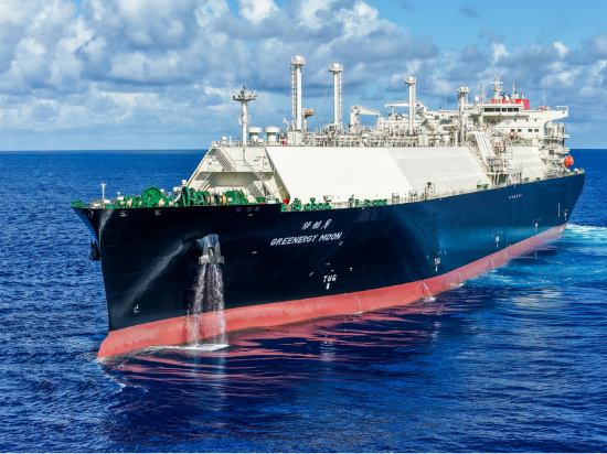 两天交付两艘船!中国船企实现在LNG装备建造领域超越引领