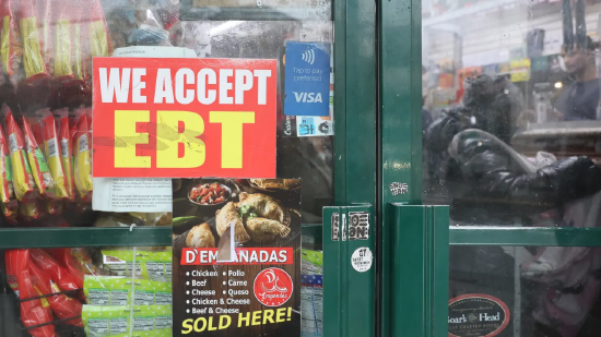 美国政府停摆期间，特朗普政府将承担11月食品券福利50%的发放资金